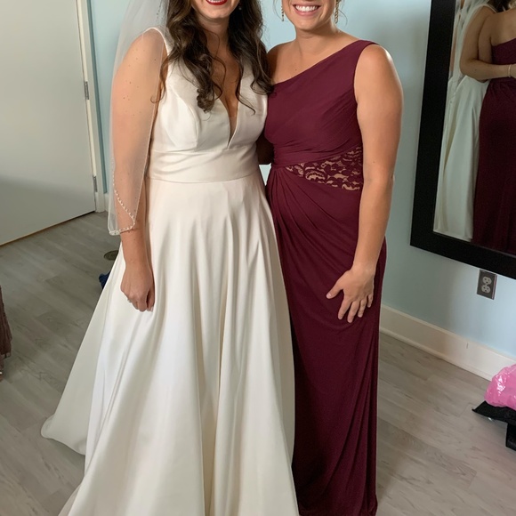 David's Bridal One-shoulder Mesh Dress with Lace Inset in Wine Size 6 - Picture 2 of 4